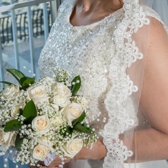 Wedding Gown - Picture 1 of 3